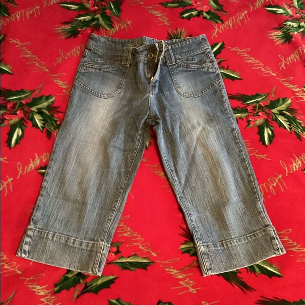 Sonoma jean 4-pocket capri pant.